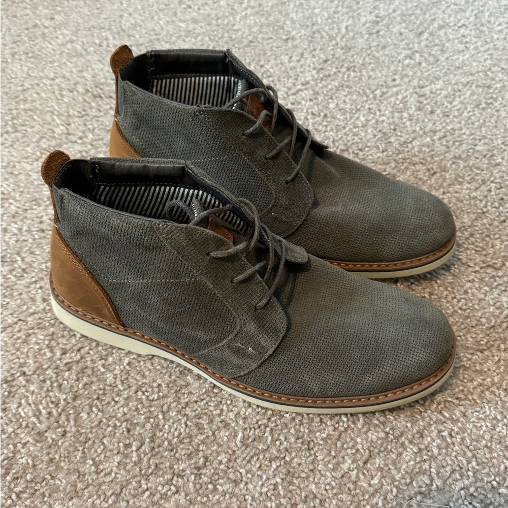 Nunn Bush Grey w/ Brown Chukka Boot